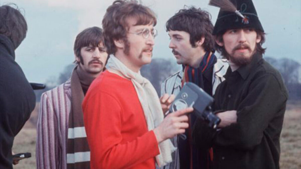 Los Beatles durante el rodaje del videoclip